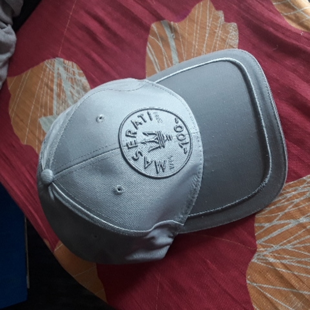 Maserati cap gray